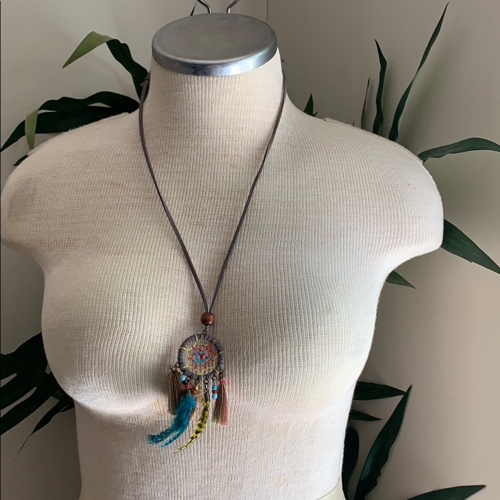 NWOT Dreamcatcher 🏵🍭 necklace feather adjustable